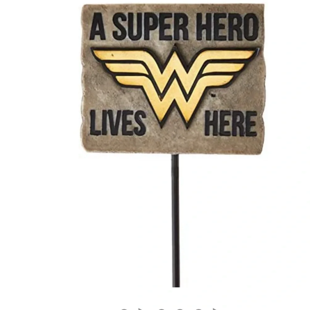 NIB-Spoontiques 21222 Wonder Woman Garden Stake - Picture 3 of 10